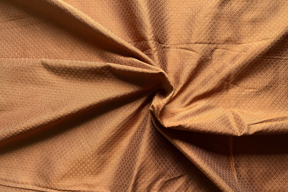 Chili flower silk For monks, real silk, 5 tako, brown color. Sold by the yard, code B-NY-1210665