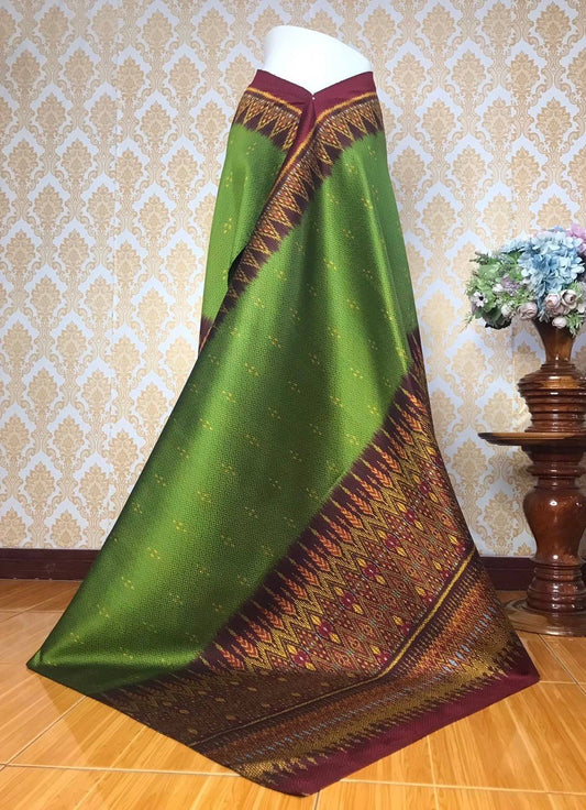 Mudmee silk skirt, real silk, 6 tako, size 1x2 meters, green background, code L9A-KN-0430672143