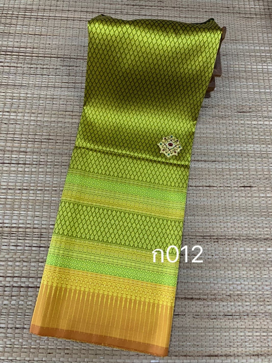 Surin silk sarong, 32 tako, with pollen, raised tinsel, size 1x2 meters, green, code N11-AA-ก012