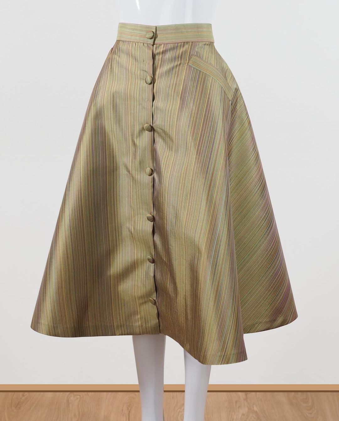 Order to sew a silk skirt (fabric not included) code CUT-51-122566