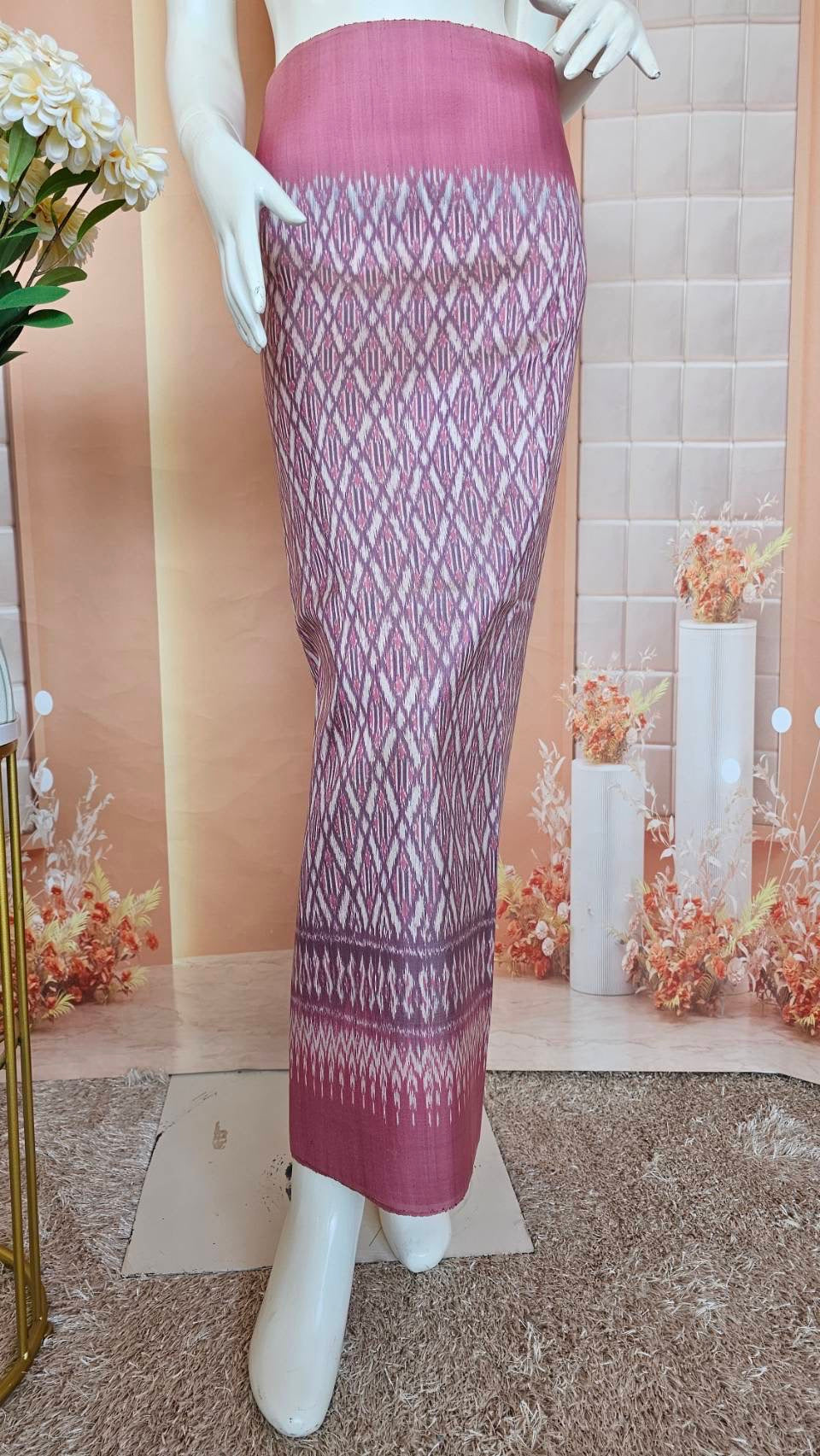 Mudmee silk sarong, 2 takor, size 1x2 yards, local pattern, pink, code R1Q-SN-030667149