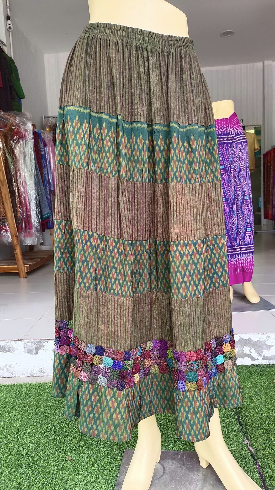 old silk skirt Sewing from real hand-woven silk with green flowers, code WM-ND-05246708286.