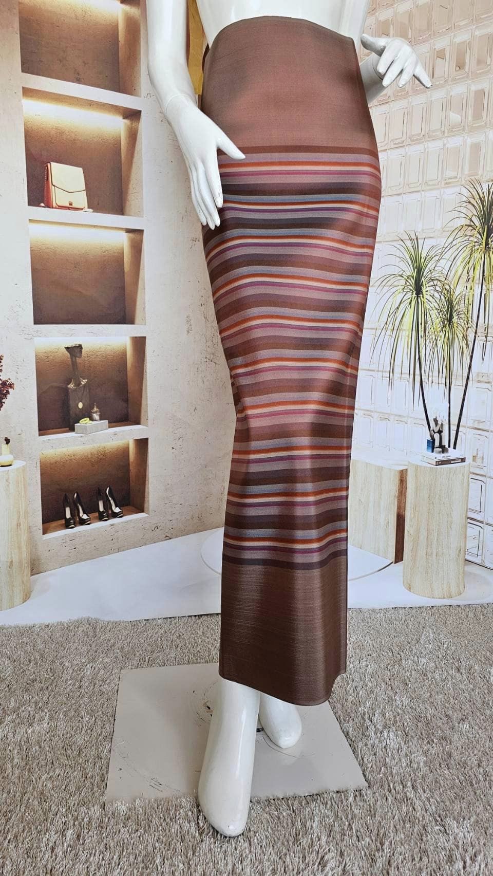 Genuine silk skirt, smooth texture, size 1x2 yards, San Kamphaeng pattern, Lanna pattern, reddish brown, code B8-SN-121566110123