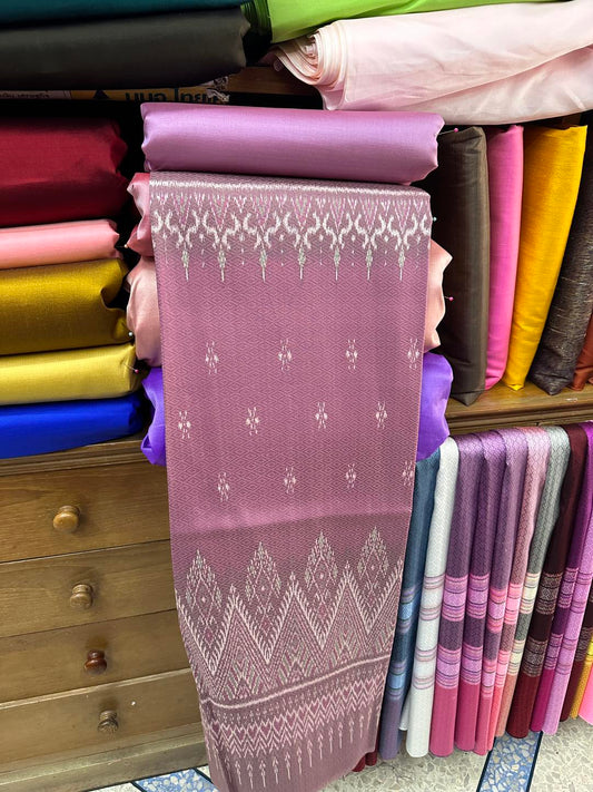 (Dress fabric) Mudmee silk, raised flowers, natural color (patterned fabric 2 meters + solid color 2 meters), shades of purple and pink, code L8A-ST-06296710151