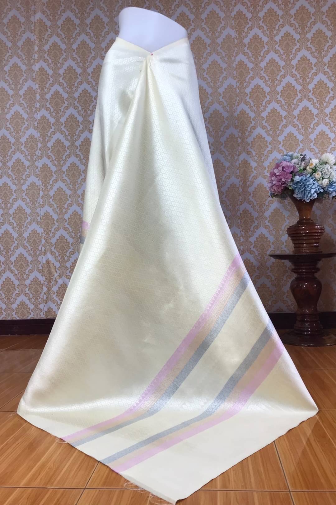 Sin, Yok Surin silk, real silk, 32 tako, size 1x2 meters, ivory yellow, striped, N11-KN-1517661