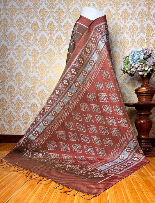 Sin, Mudmee silk, woven with 6 takok flowers, size 1x2 meters, has a frilled front, brown background, code L9A-KN-07186719342