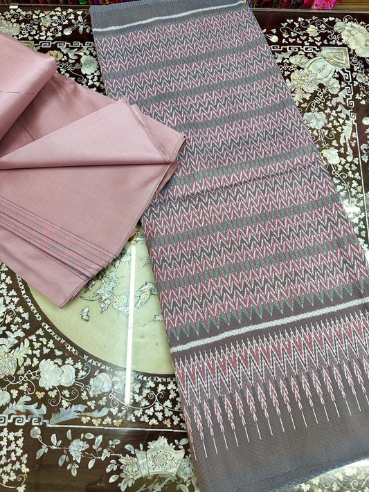 (Dress fabric) Mudmee silk, raised flowers, natural color (patterned fabric 2 meters + solid color 2 meters), purple-gray + shrimp paste color, code L8A-ST-1001671