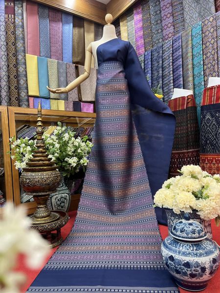 (Dress cloth) Praewa silk Cut a pattern set, size 63x500cm (pattern 2.3 meters + background color 2.7 meters), blue, code P10-BM-06036710011