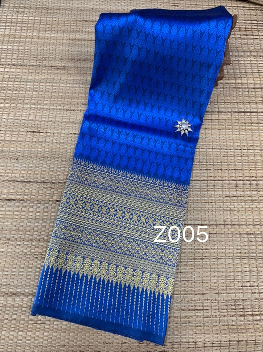 Surin silk skirt, Choeng Thong Island, has a female face, size 1x2 meters, blue background pattern, code N11-AA-Z005.