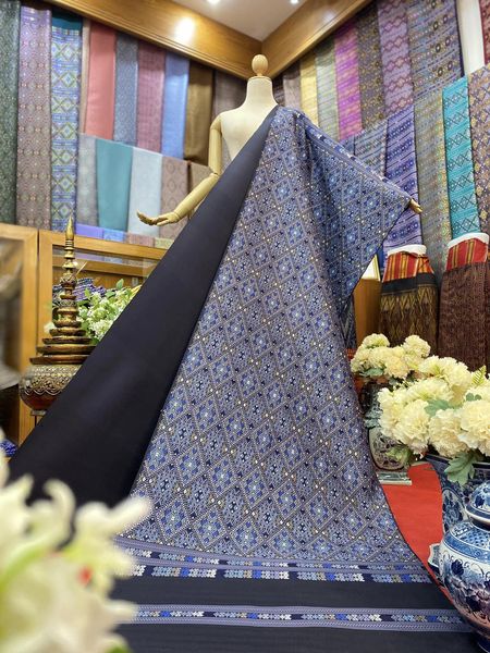 (Dress cloth) Praewa silk Special cut set, size 73x500cm (pattern 2.3 meters + background color 2.7 meters), navy-gray color, code P10-BM-0608671221