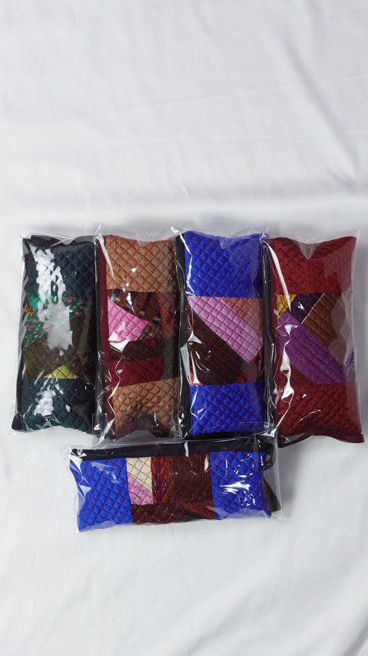 กระเป๋าดินสอผ้าไหม 1ช่อง คละสี คละลาย ขนาด 3.5x7.5นิ้ว รหัส GM-NY-0713661050
