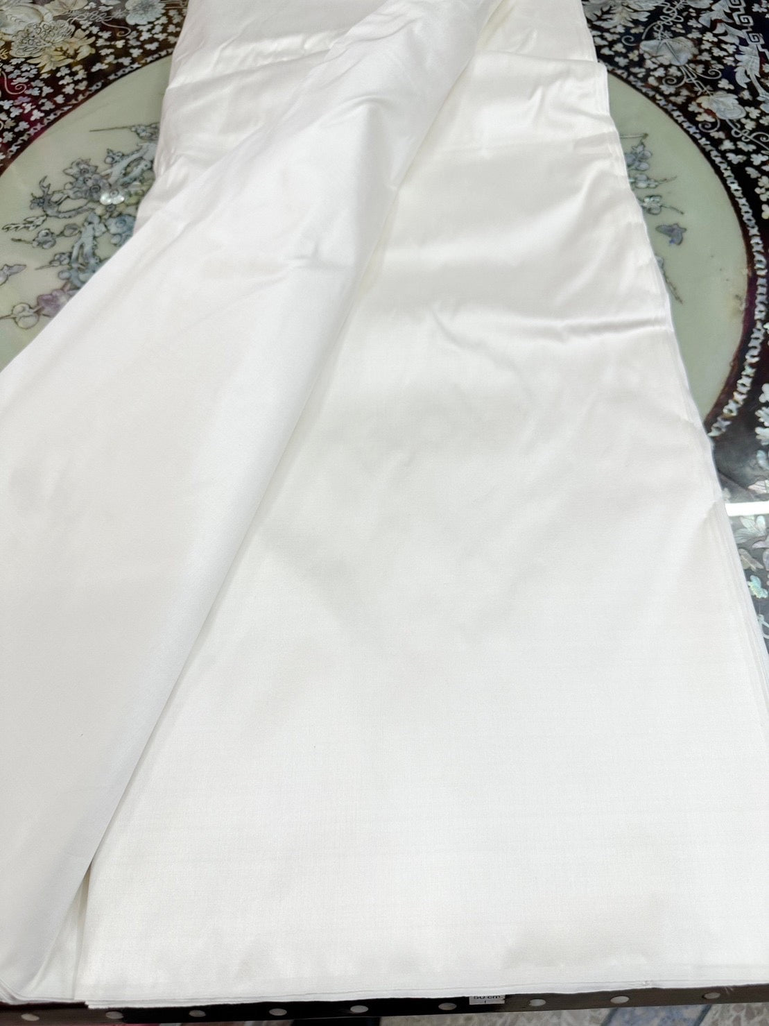 Solid colored silk, smooth texture, 2 strands of real silk, white, untreated, sold by the yard, code C-ST0517661.