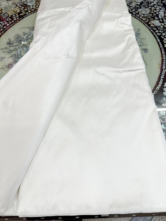 Solid colored silk, smooth texture, 2 strands of real silk, white, untreated, sold by the yard, code C-ST0517661.