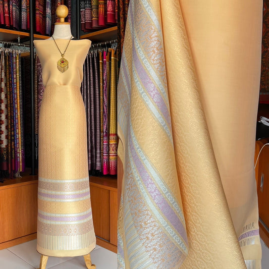 (Dress cloth) Lamphun silk (solid color 2 meters + pattern 2.4 meters) soft yellow, code N90-MD-0413672