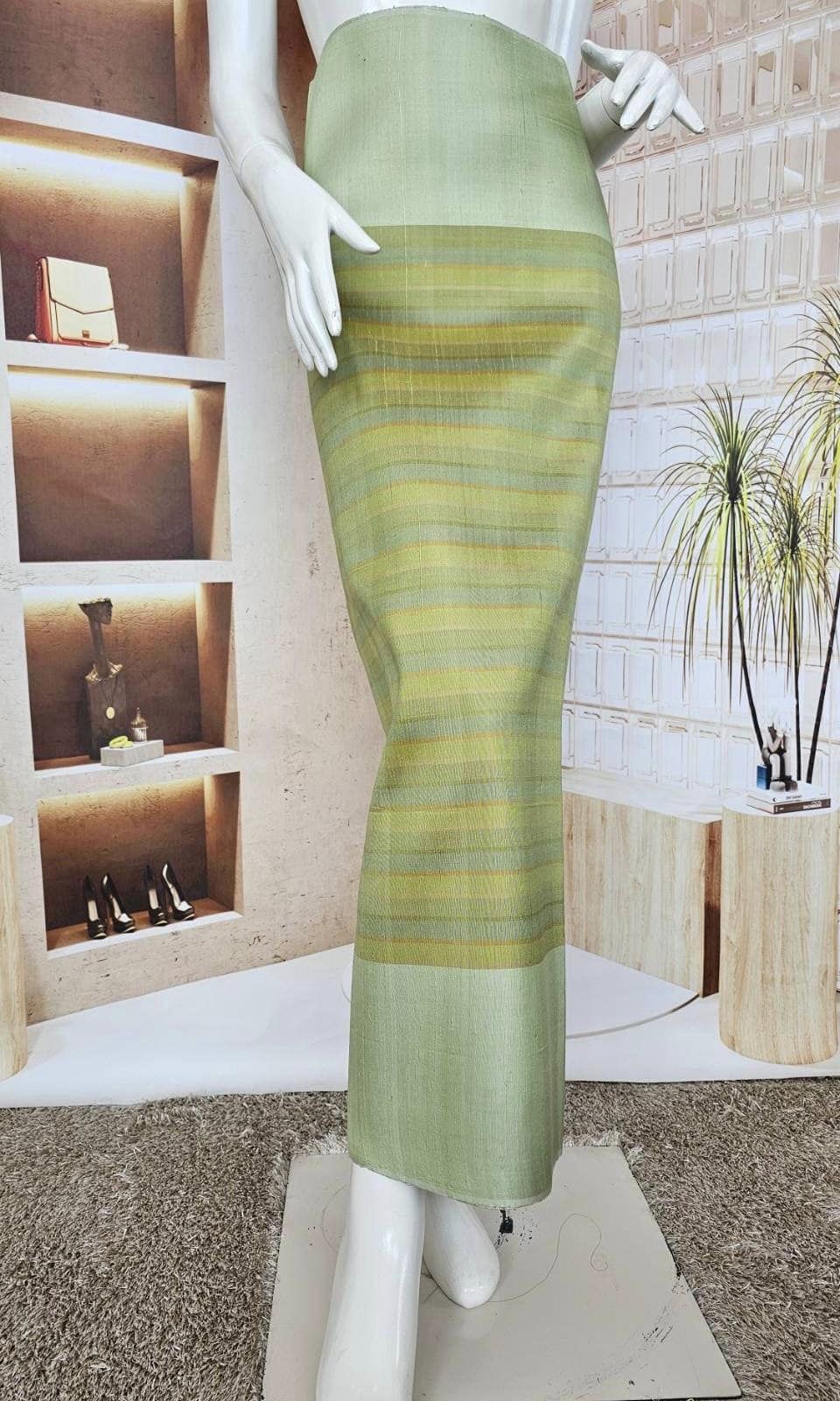 Genuine silk skirt, smooth texture, size 1x2 yards, San Kamphaeng pattern, Lanna pattern, green, code B8-SN-121566110136