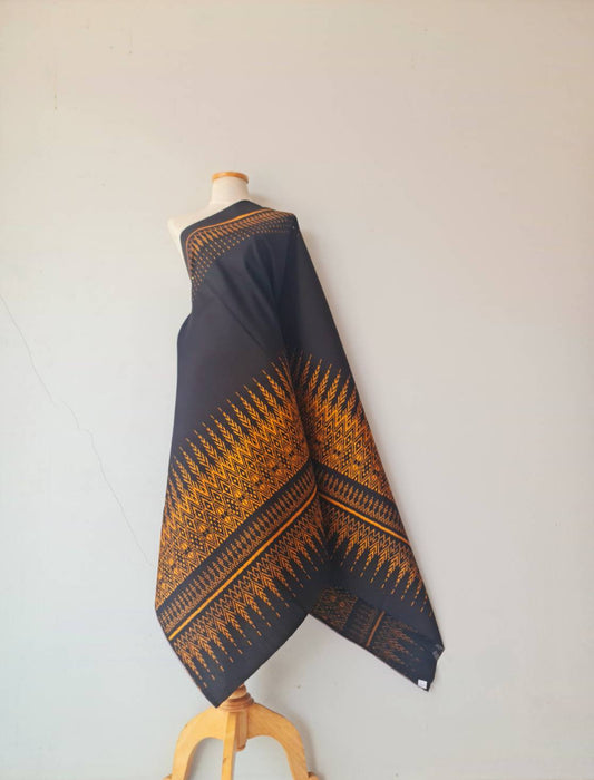 Mudmee silk sarong, pure silk, 3 tako, size 1x2 meters, expressway pattern, bottom bottom, black background, code R2Q-NY-0607670908